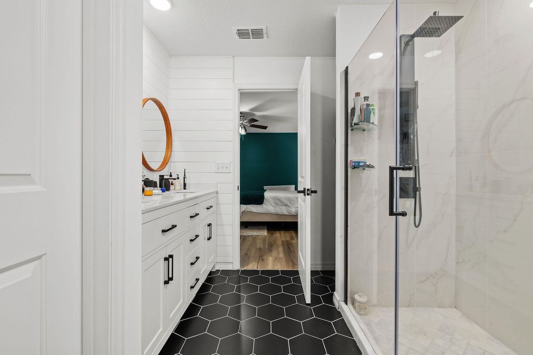 For Sale: $415,000 (4 beds, 2 baths, 1806 Square Feet)