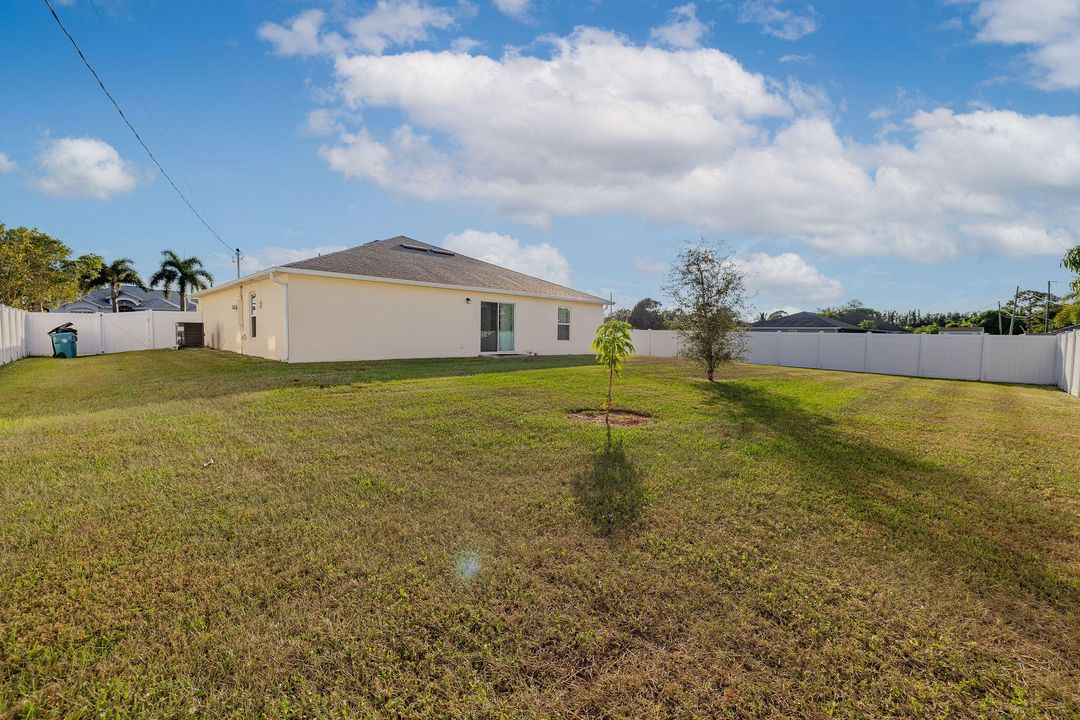 For Sale: $415,000 (4 beds, 2 baths, 1806 Square Feet)