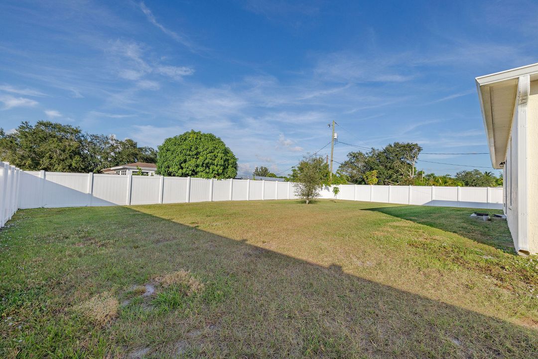 For Sale: $415,000 (4 beds, 2 baths, 1806 Square Feet)