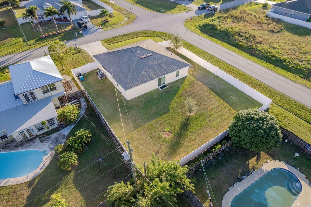 For Sale: $415,000 (4 beds, 2 baths, 1806 Square Feet)