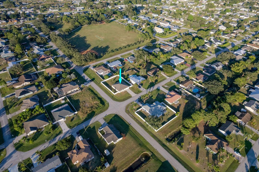 For Sale: $415,000 (4 beds, 2 baths, 1806 Square Feet)