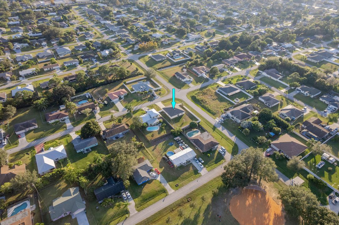 For Sale: $415,000 (4 beds, 2 baths, 1806 Square Feet)