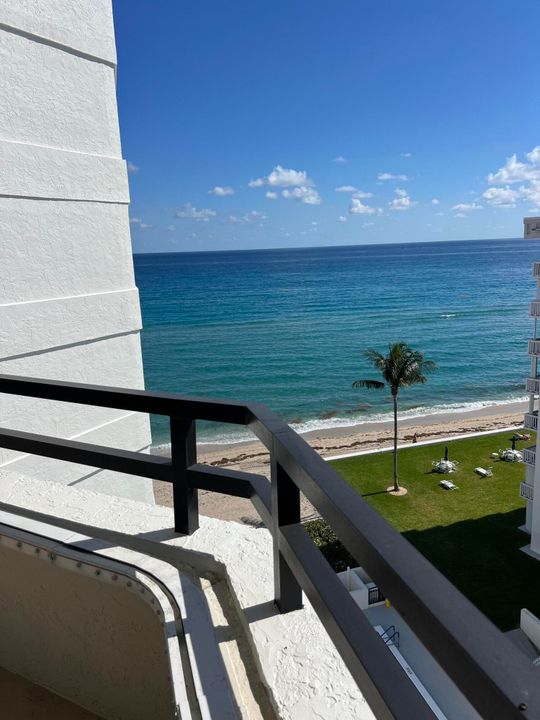 Active With Contract: $3,900 (2 beds, 2 baths, 1380 Square Feet)