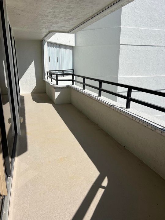 Active With Contract: $3,900 (2 beds, 2 baths, 1380 Square Feet)