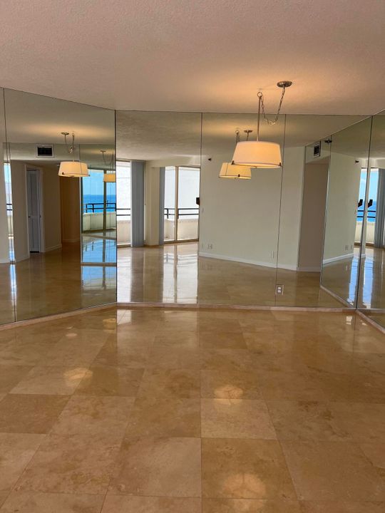 Active With Contract: $3,900 (2 beds, 2 baths, 1380 Square Feet)