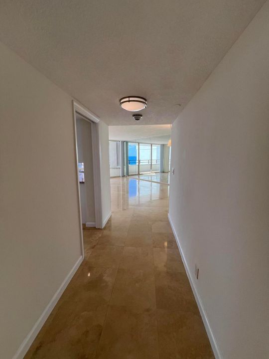 Active With Contract: $3,900 (2 beds, 2 baths, 1380 Square Feet)