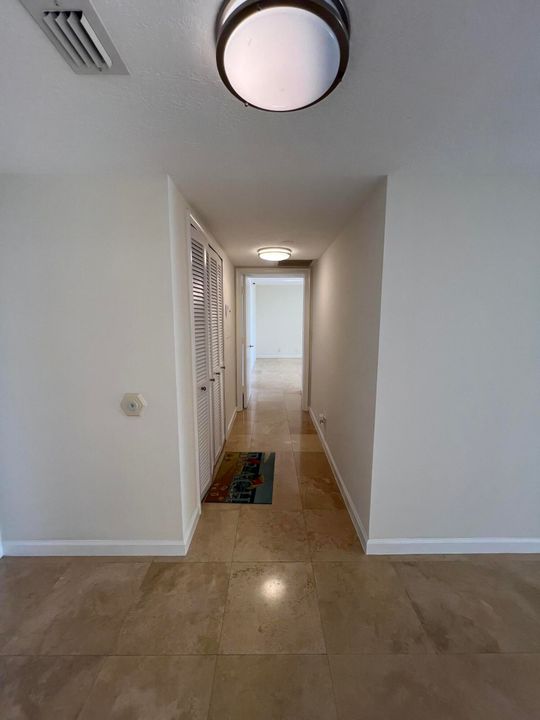 Active With Contract: $3,900 (2 beds, 2 baths, 1380 Square Feet)