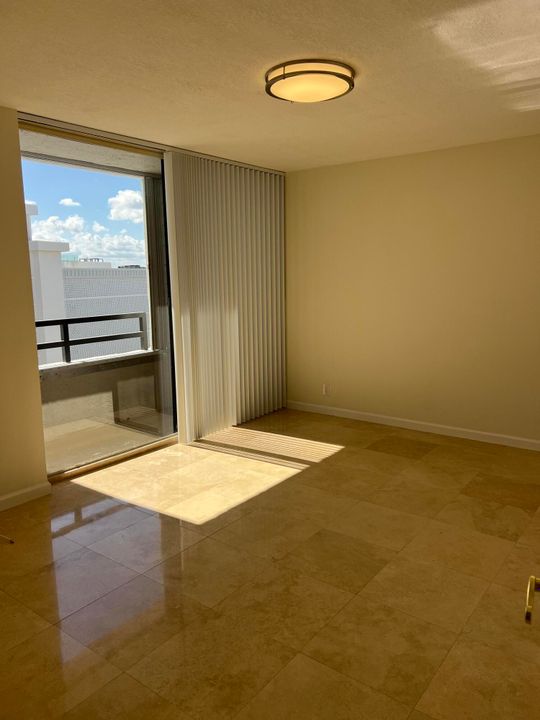Active With Contract: $3,900 (2 beds, 2 baths, 1380 Square Feet)