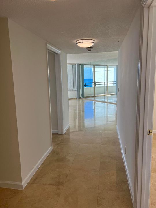 Active With Contract: $3,900 (2 beds, 2 baths, 1380 Square Feet)