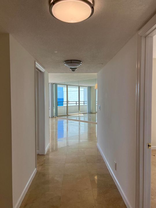 Active With Contract: $3,900 (2 beds, 2 baths, 1380 Square Feet)