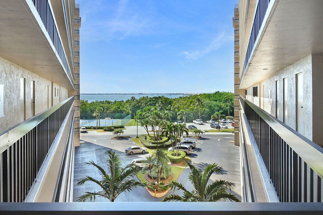 На продажу: $475,000 (2 спален, 2 ванн, 1704 Квадратных фут)