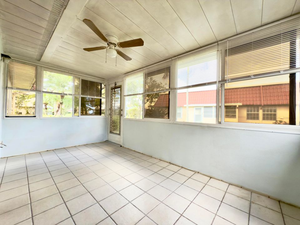 For Sale: $139,900 (2 beds, 2 baths, 1024 Square Feet)