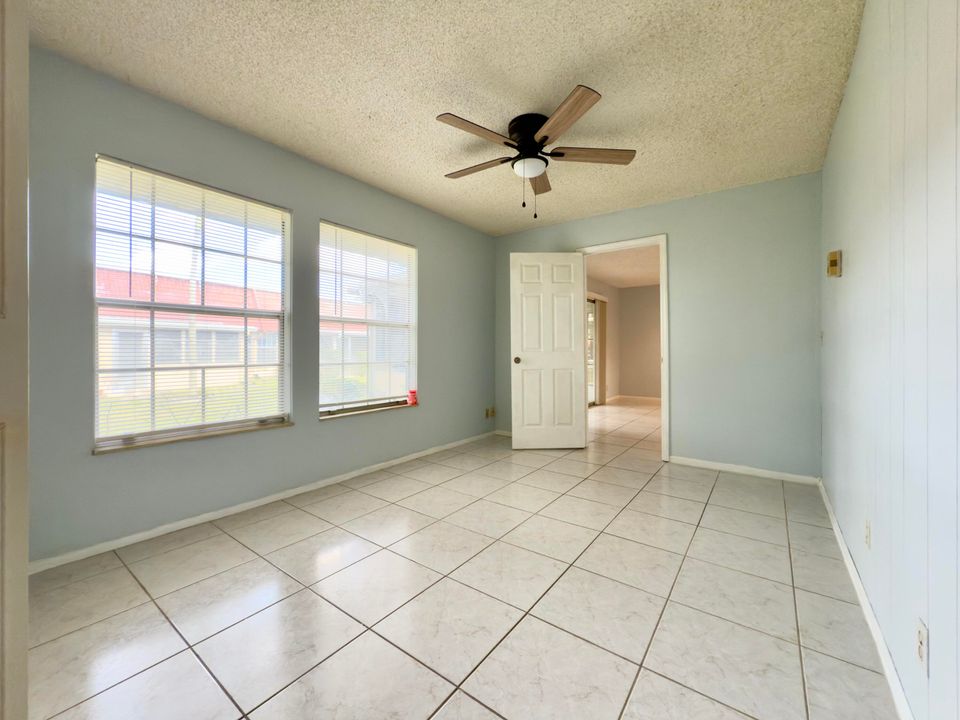 For Sale: $139,900 (2 beds, 2 baths, 1024 Square Feet)