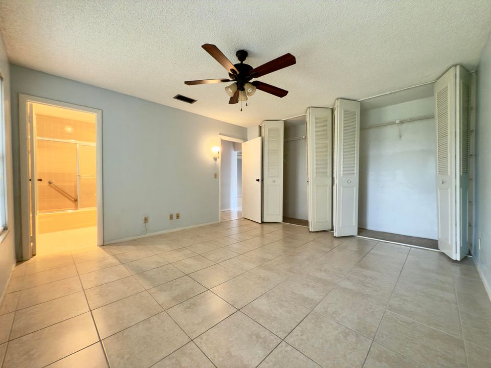 For Sale: $139,900 (2 beds, 2 baths, 1024 Square Feet)
