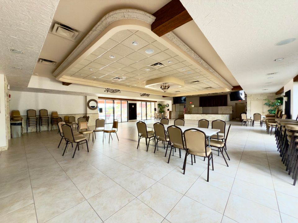 For Sale: $139,900 (2 beds, 2 baths, 1024 Square Feet)