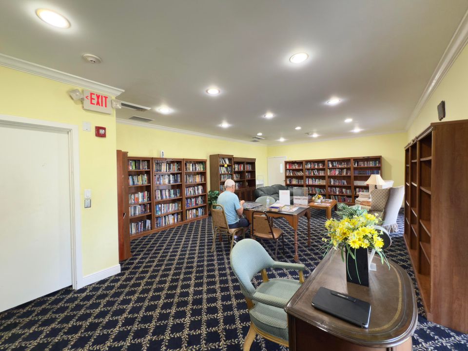 For Sale: $139,900 (2 beds, 2 baths, 1024 Square Feet)