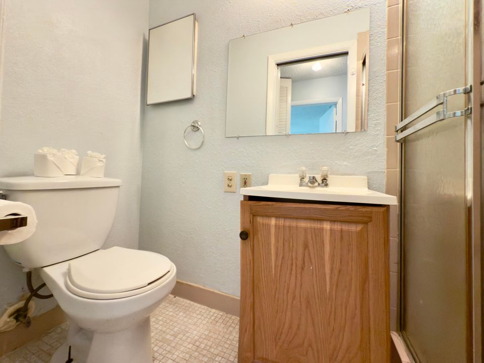 For Sale: $139,900 (2 beds, 2 baths, 1024 Square Feet)