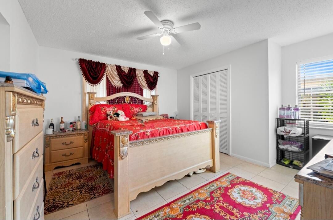 For Sale: $589,999 (4 beds, 2 baths, 1600 Square Feet)