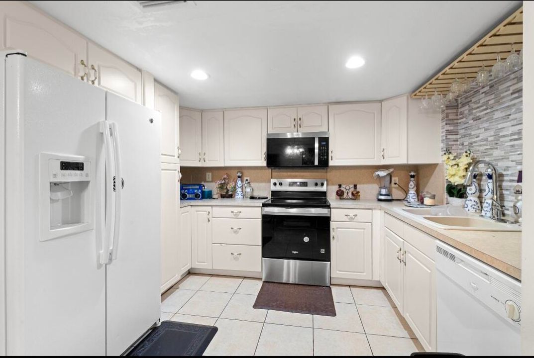 For Sale: $589,999 (4 beds, 2 baths, 1600 Square Feet)