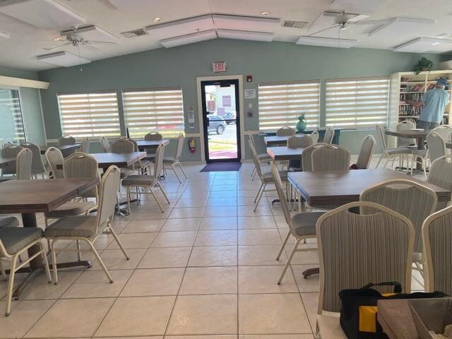 В аренду: $1,700 (2 спален, 1 ванн, 818 Квадратных фут)