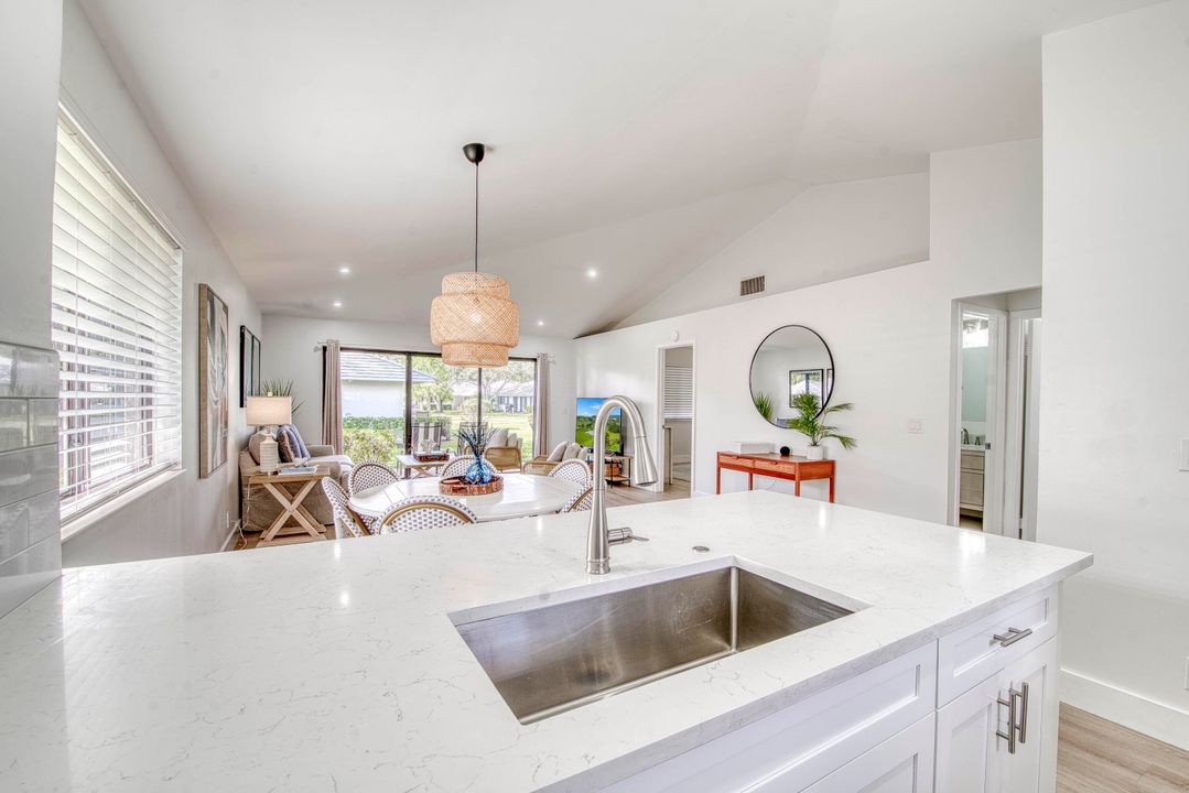 На продажу: $499,000 (2 спален, 2 ванн, 1135 Квадратных фут)