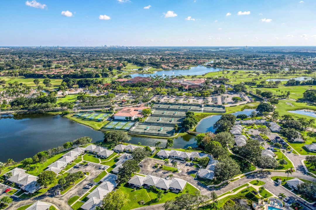 На продажу: $499,000 (2 спален, 2 ванн, 1135 Квадратных фут)