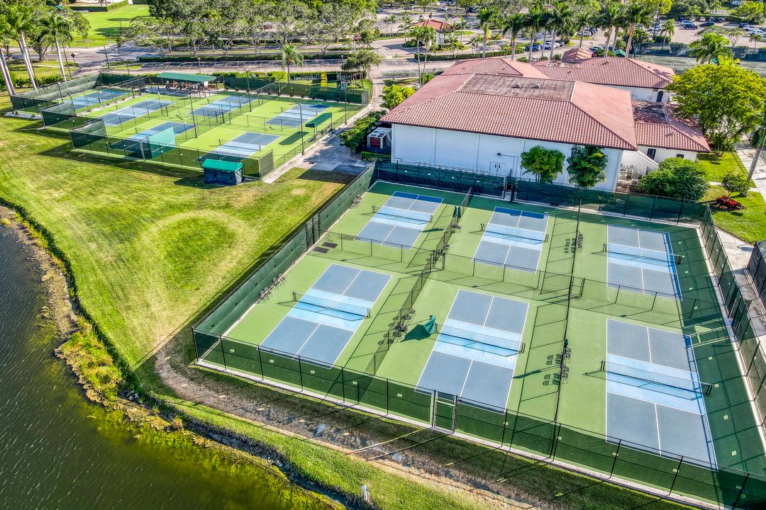 На продажу: $499,000 (2 спален, 2 ванн, 1135 Квадратных фут)