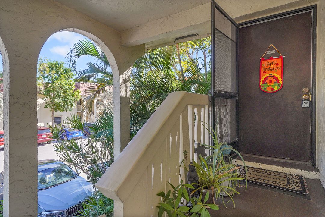 待售: $189,900 (2 贝兹, 2 浴室, 936 平方英尺)