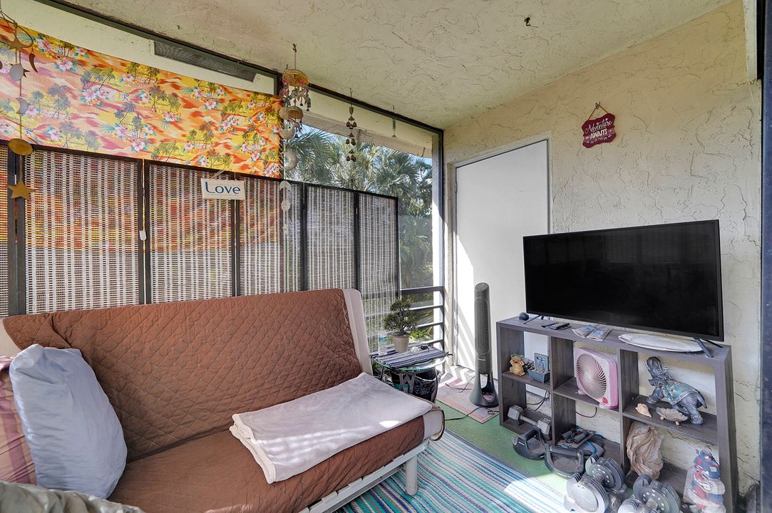 待售: $189,900 (2 贝兹, 2 浴室, 936 平方英尺)