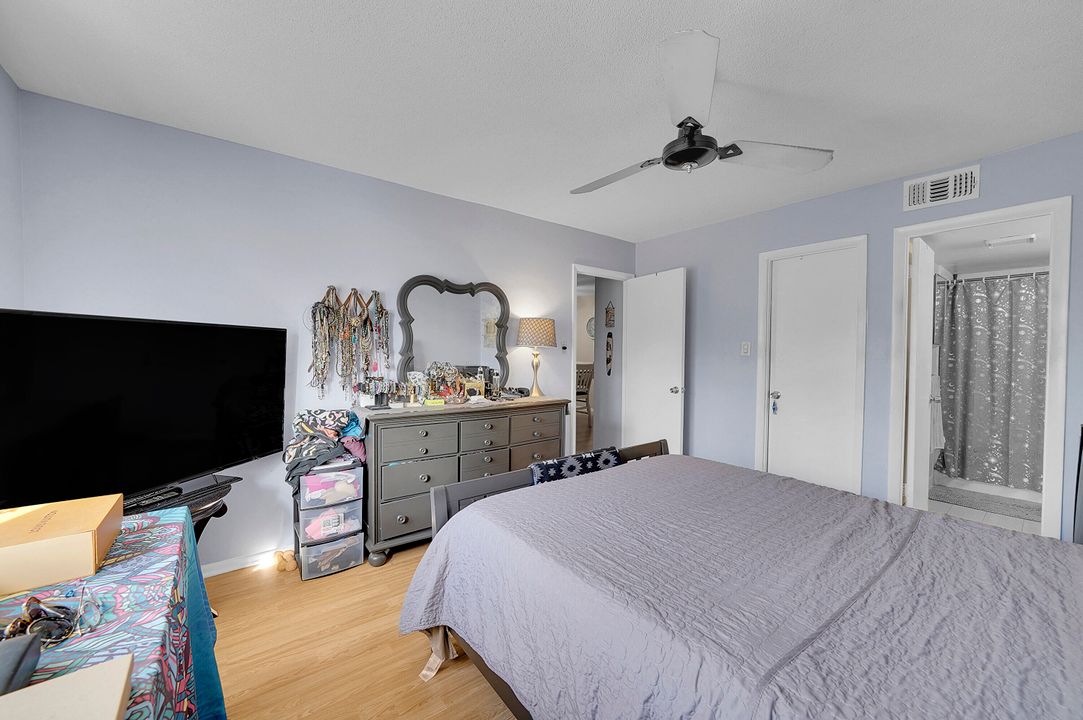 待售: $189,900 (2 贝兹, 2 浴室, 936 平方英尺)