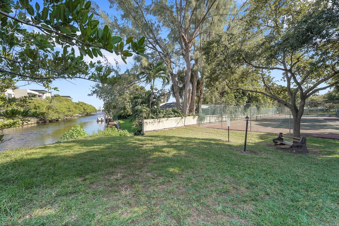 待售: $189,900 (2 贝兹, 2 浴室, 936 平方英尺)