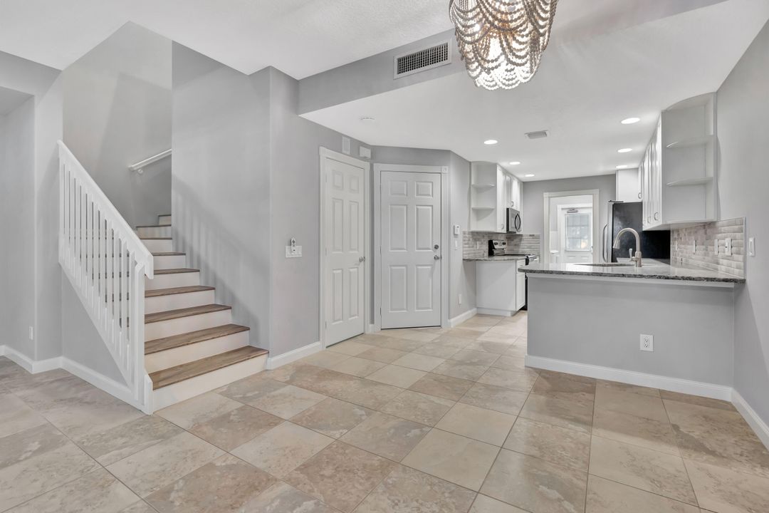 Под контрактом: $3,650 (3 спален, 2 ванн, 1670 Квадратных фут)