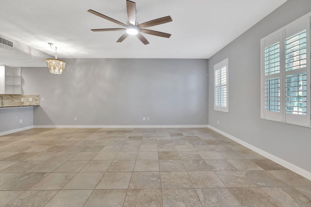 Под контрактом: $3,650 (3 спален, 2 ванн, 1670 Квадратных фут)