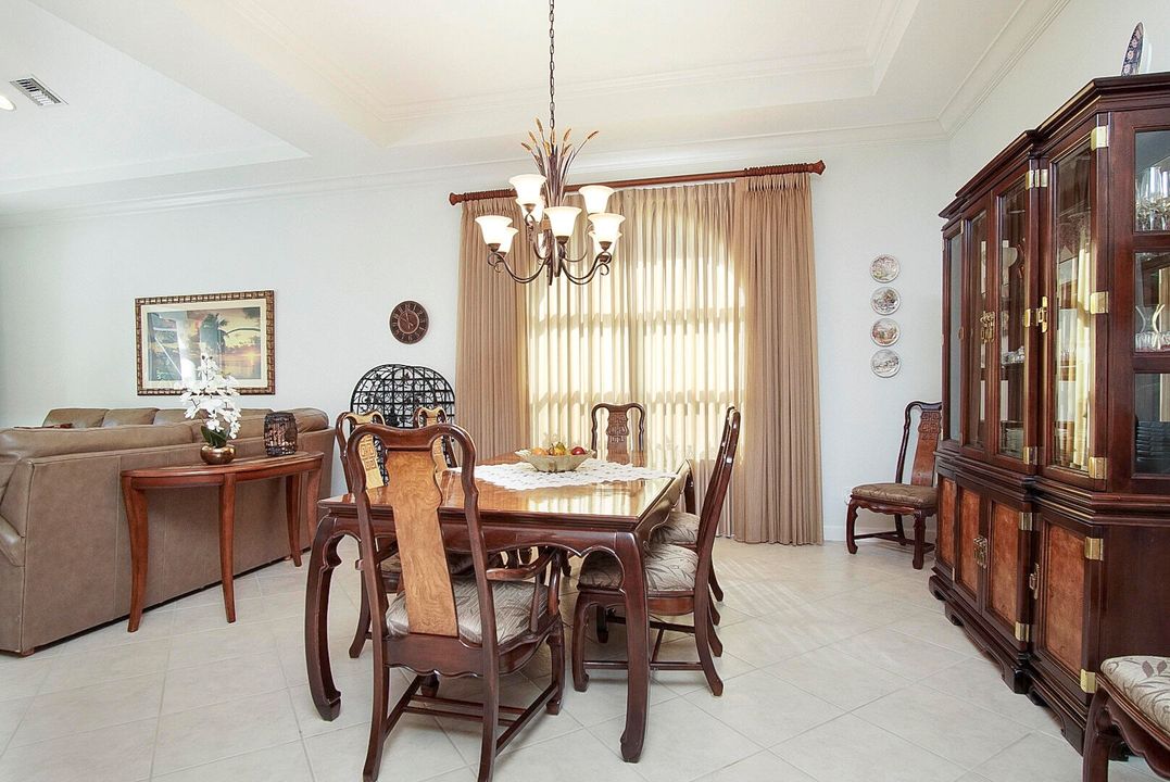 En Venta: $475,000 (2 camas, 2 baños, 2086 Pies cuadrados)