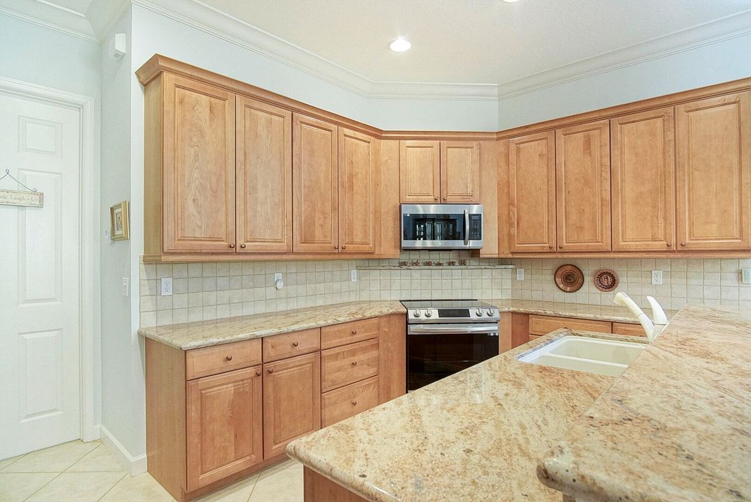 En Venta: $475,000 (2 camas, 2 baños, 2086 Pies cuadrados)