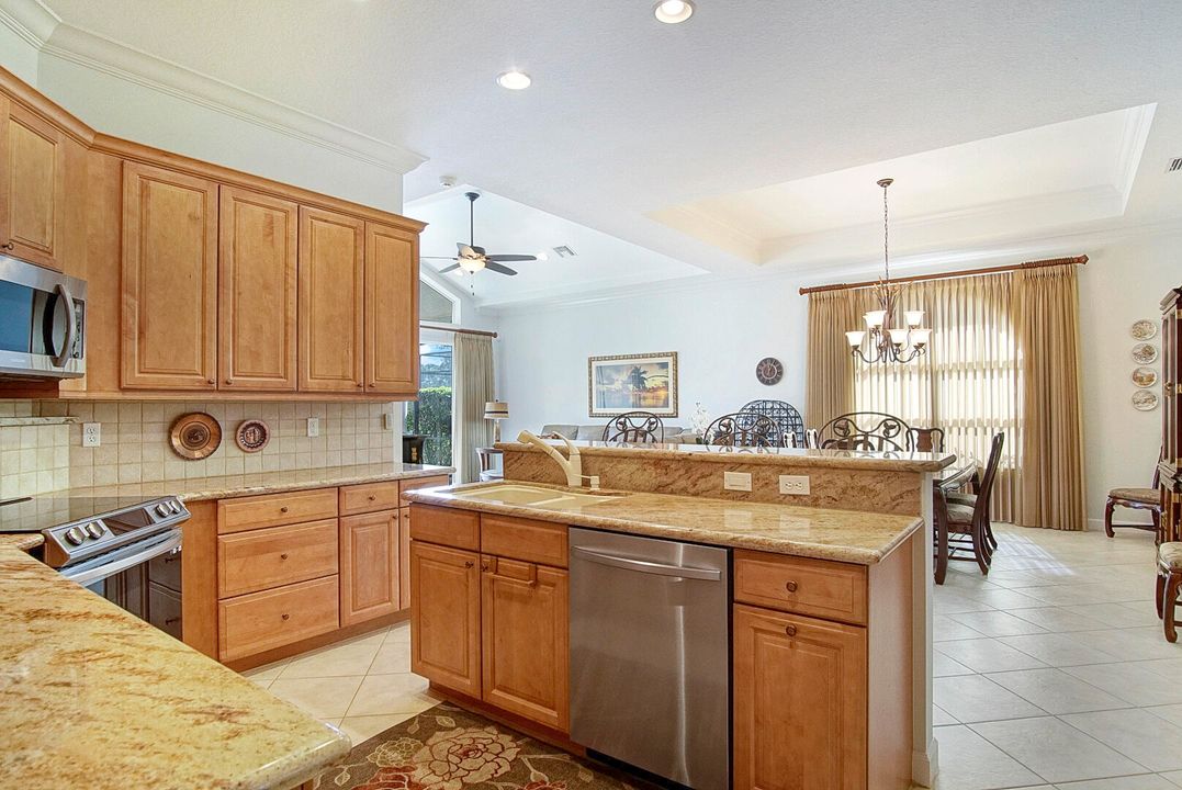 En Venta: $475,000 (2 camas, 2 baños, 2086 Pies cuadrados)