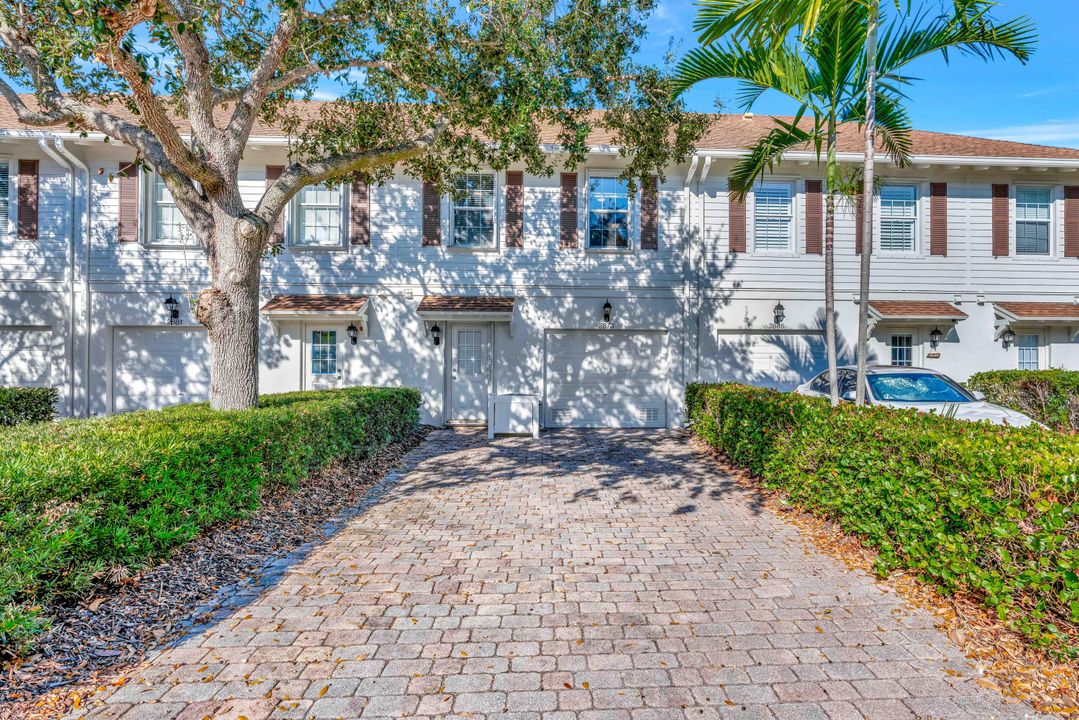 Под контрактом: $3,650 (3 спален, 2 ванн, 1670 Квадратных фут)