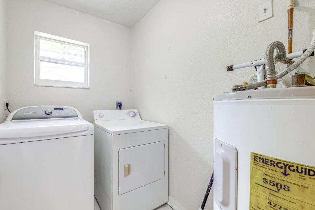 For Rent: $3,600 (3 beds, 2 baths, 1287 Square Feet)