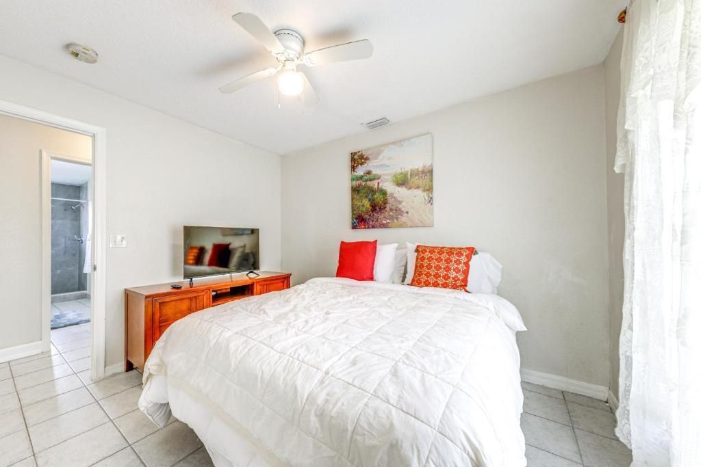 For Rent: $3,600 (3 beds, 2 baths, 1287 Square Feet)