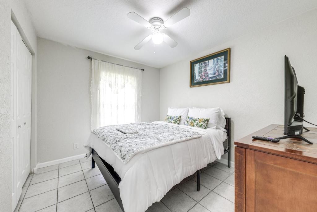 For Rent: $3,600 (3 beds, 2 baths, 1287 Square Feet)