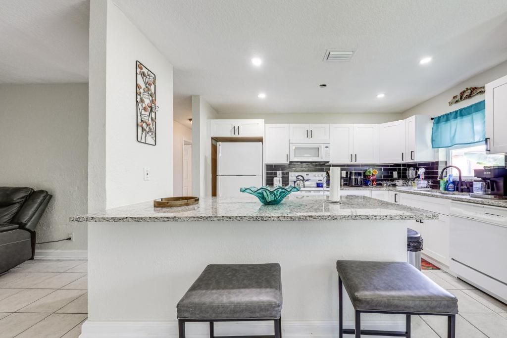 For Rent: $3,600 (3 beds, 2 baths, 1287 Square Feet)