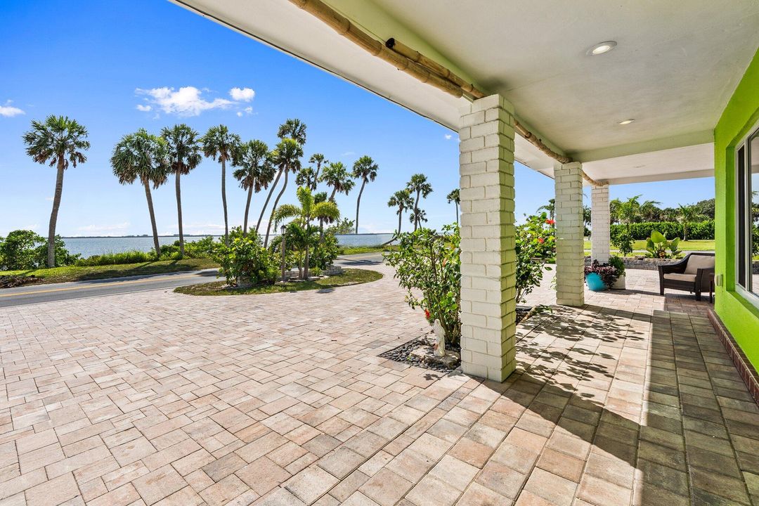 For Rent: $4,000 (2 beds, 2 baths, 1402 Square Feet)