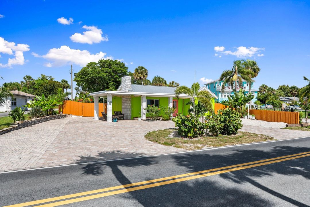 For Rent: $4,000 (2 beds, 2 baths, 1402 Square Feet)