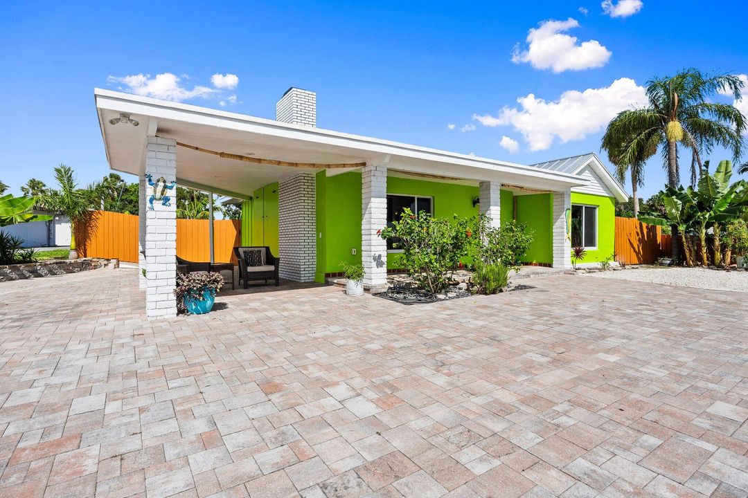 For Rent: $4,000 (2 beds, 2 baths, 1402 Square Feet)