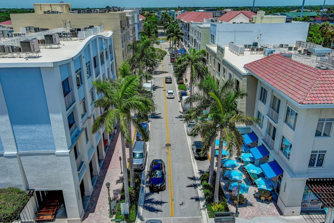 Под контрактом: $3,650 (3 спален, 2 ванн, 1670 Квадратных фут)