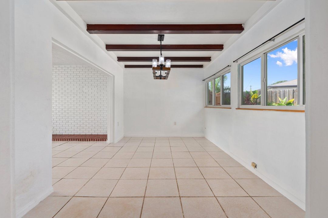 For Rent: $4,000 (2 beds, 2 baths, 1402 Square Feet)