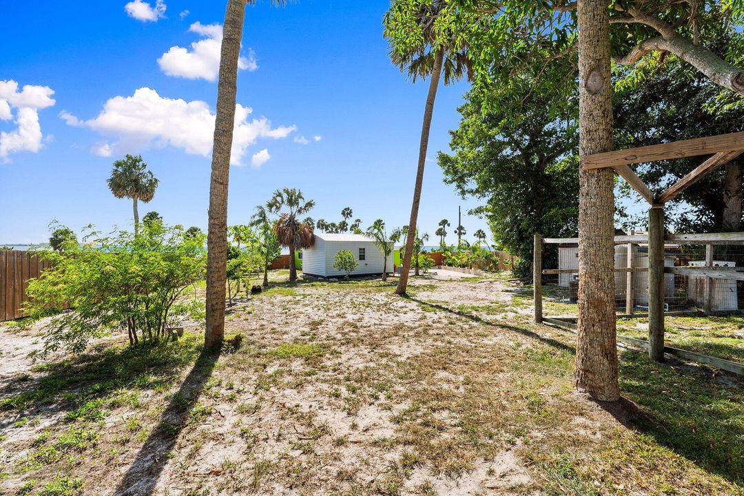 For Rent: $4,000 (2 beds, 2 baths, 1402 Square Feet)