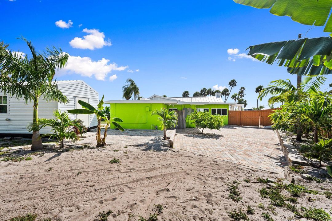 For Rent: $4,000 (2 beds, 2 baths, 1402 Square Feet)