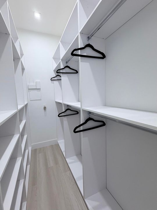 Active With Contract: $649,000 (2 beds, 2 baths, 1728 Square Feet)