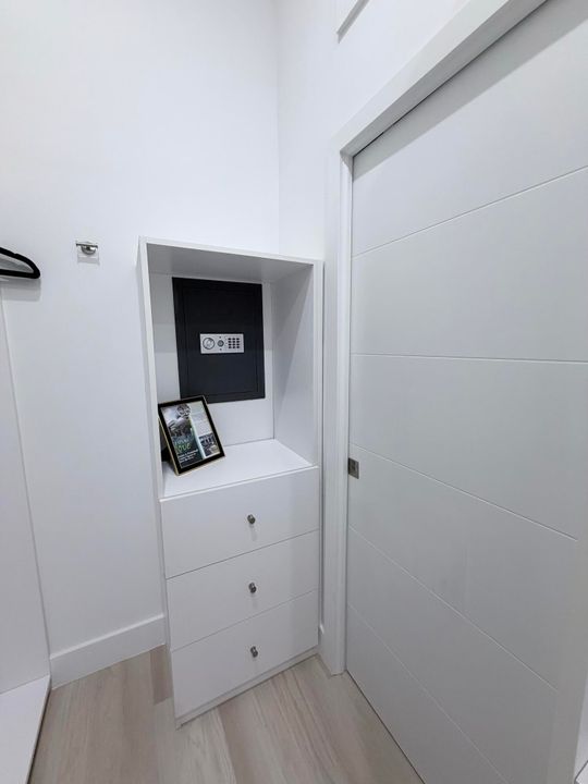 Active With Contract: $649,000 (2 beds, 2 baths, 1728 Square Feet)